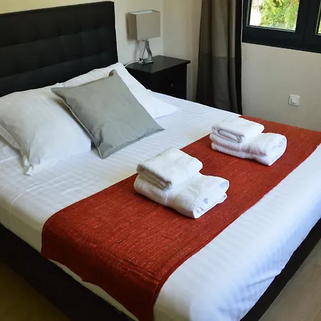 Hotel Hpc Suites - Cassis Centre - Parking Gratuit & Piscine Chauffee 4*